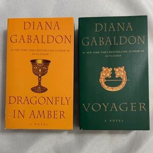 Diana Gabaldon Book Set - Dragonfly in Amber & Voyager Books 2 & 3 EUC